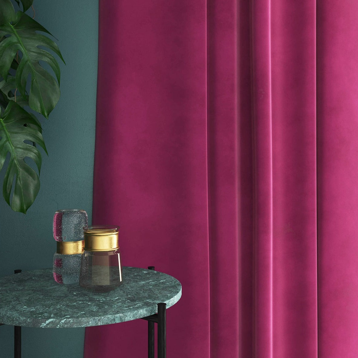 Velvet curtain in pink